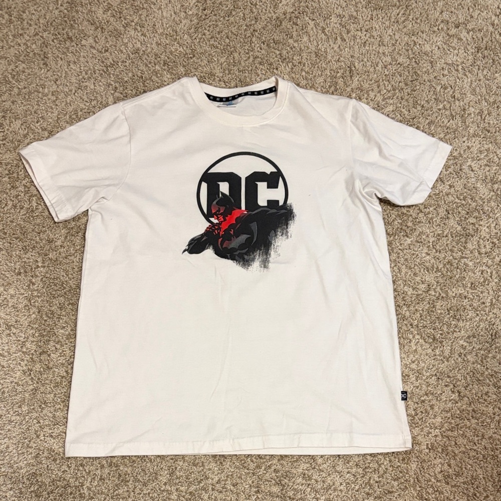DC Men's Cream Graphic Tee